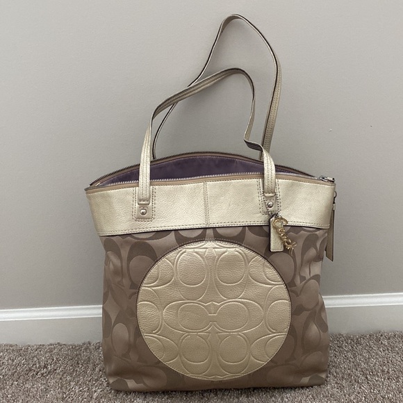Coach Laura Signature Shoulder Tote Bag - Picture 7 of 11